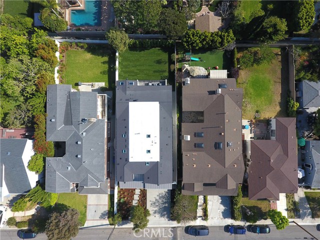 1320 9th Street, Manhattan Beach, California 90266, 6 Bedrooms Bedrooms, ,6 BathroomsBathrooms,Residential,Sold,9th,OC19110736