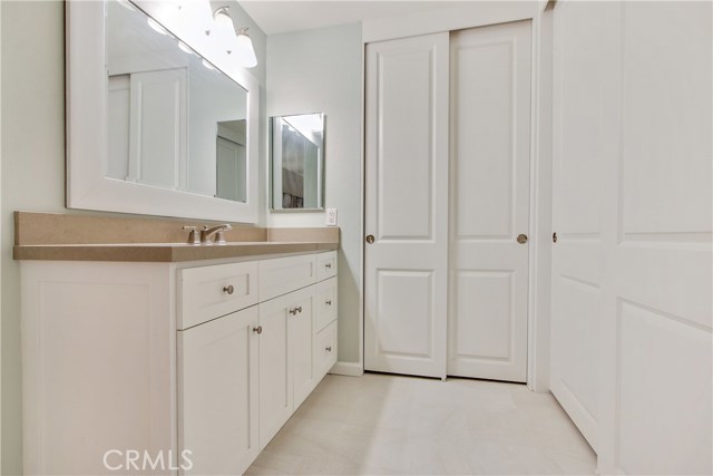 700 Esplanade, Redondo Beach, California 90277, 3 Bedrooms Bedrooms, ,2 BathroomsBathrooms,Residential,Sold,Esplanade,SB18014661