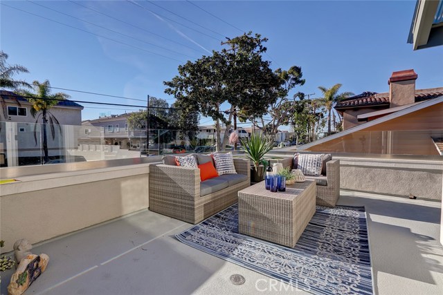 508 Juanita Avenue, Redondo Beach, California 90277, 3 Bedrooms Bedrooms, ,2 BathroomsBathrooms,Residential,Sold,Juanita,SB19017589