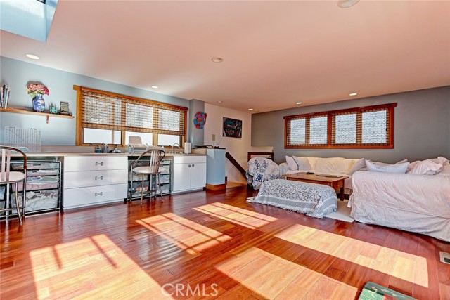 539 4th Street, Manhattan Beach, California 90266, 4 Bedrooms Bedrooms, ,3 BathroomsBathrooms,Residential,Sold,4th,SB21030047