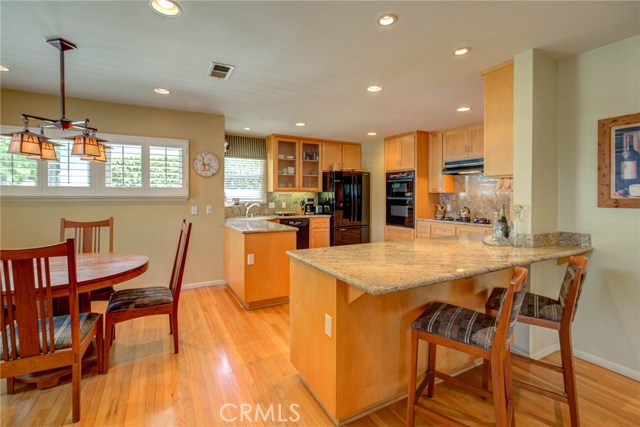 590 33rd Street, Manhattan Beach, California 90266, 3 Bedrooms Bedrooms, ,2 BathroomsBathrooms,Residential,Sold,33rd,SB19174873