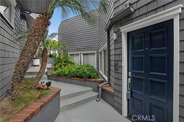 653 Manhattan Beach Boulevard, Manhattan Beach, California 90266, 2 Bedrooms Bedrooms, ,2 BathroomsBathrooms,Residential,Sold,Manhattan Beach,SB19095125
