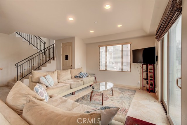 1011 Garnet Street, Redondo Beach, California 90277, 4 Bedrooms Bedrooms, ,4 BathroomsBathrooms,Residential,Sold,Garnet,SB20070806