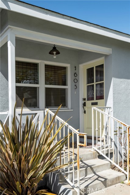 1605 Harkness, Manhattan Beach, California 90266, 3 Bedrooms Bedrooms, ,1 BathroomBathrooms,Residential,Sold,Harkness,SB21055276