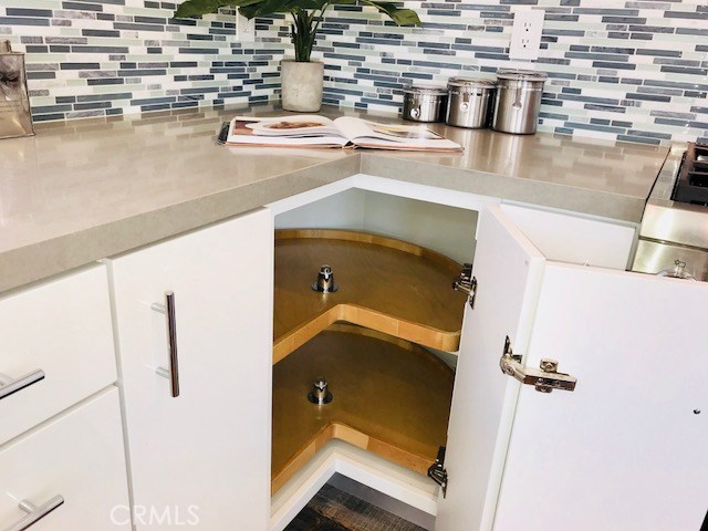 Lazy Susans in both corner cabinets