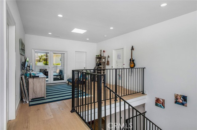 1325 Gertruda Avenue, Redondo Beach, California 90277, 5 Bedrooms Bedrooms, ,4 BathroomsBathrooms,Residential,Sold,Gertruda,SB20095721