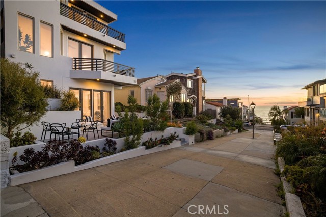 312 20th Street, Manhattan Beach, California 90266, 5 Bedrooms Bedrooms, ,4 BathroomsBathrooms,Residential,Sold,20th,SB21017923