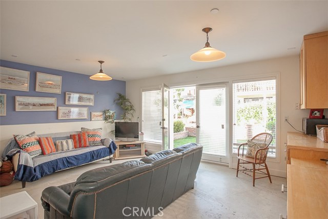 212 18th Street, Manhattan Beach, California 90266, 5 Bedrooms Bedrooms, ,2 BathroomsBathrooms,Residential,Sold,18th,SB19003217