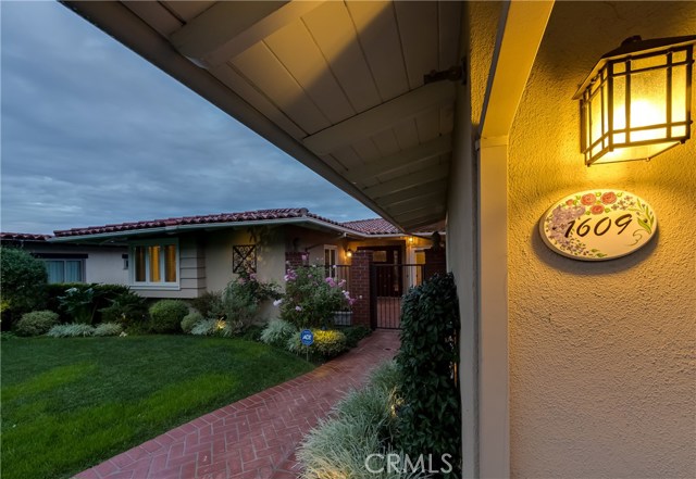 1609 Via Montemar, Palos Verdes Estates, California 90274, 3 Bedrooms Bedrooms, ,3 BathroomsBathrooms,Residential,Sold,Via Montemar,PV18006307