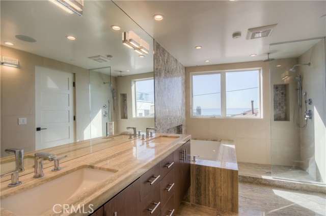 1819 Monterey Boulevard, Hermosa Beach, California 90254, 4 Bedrooms Bedrooms, ,4 BathroomsBathrooms,Residential,Sold,Monterey,SB21046153