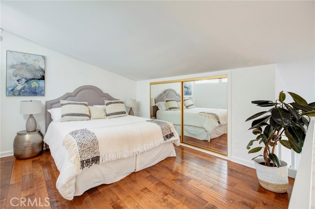 Lofstyle second bedroom upstairs