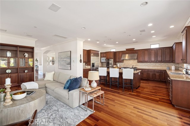 556 Helberta Avenue, Redondo Beach, California 90277, 4 Bedrooms Bedrooms, ,3 BathroomsBathrooms,Residential,Sold,Helberta,SB20115662