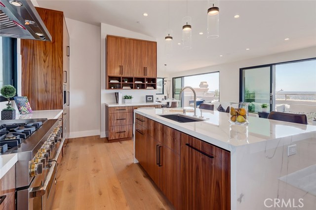 1705 Bayview Drive, Hermosa Beach, California 90254, 4 Bedrooms Bedrooms, ,2 BathroomsBathrooms,Residential,Sold,Bayview,SB20095687