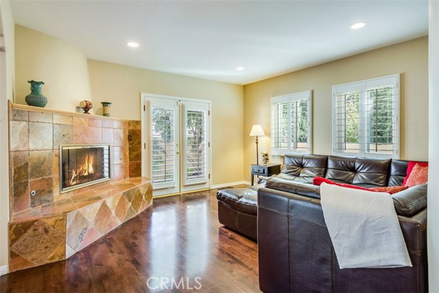 202 Lucia Avenue, Redondo Beach, California 90277, 4 Bedrooms Bedrooms, ,3 BathroomsBathrooms,Residential,Sold,Lucia,PV17247828