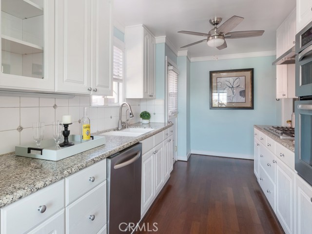 1204 11th Place, Hermosa Beach, California 90254, 3 Bedrooms Bedrooms, ,2 BathroomsBathrooms,Residential,Sold,11th,SB20162498