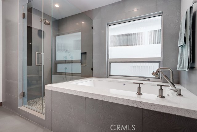 3215 Vista Drive, Manhattan Beach, California 90266, 3 Bedrooms Bedrooms, ,3 BathroomsBathrooms,Residential,Sold,Vista,SB20078547