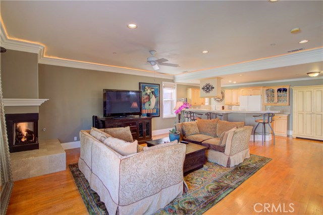 2403 Rockefeller Lane, Redondo Beach, California 90278, 3 Bedrooms Bedrooms, ,2 BathroomsBathrooms,Residential,Sold,Rockefeller,SB20237105