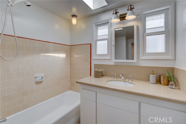 436 1st Street, Manhattan Beach, California 90266, 4 Bedrooms Bedrooms, ,2 BathroomsBathrooms,Residential,Sold,1st,SB20048897