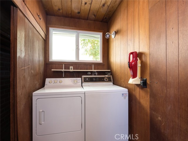 562 31st Street, Manhattan Beach, California 90266, 4 Bedrooms Bedrooms, ,3 BathroomsBathrooms,Residential,Sold,31st,SB21032362