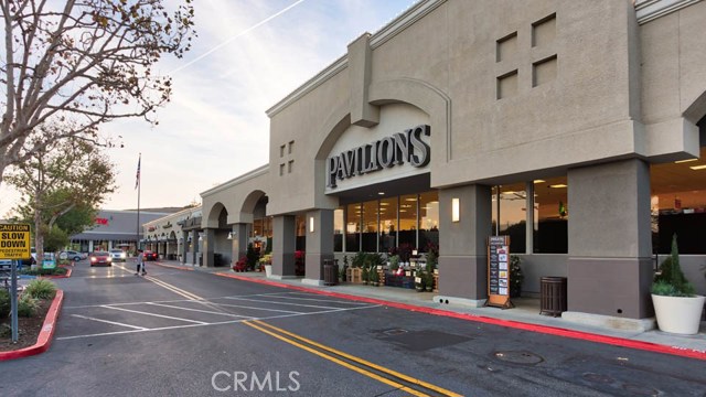 Grocery Store within Walking Distance