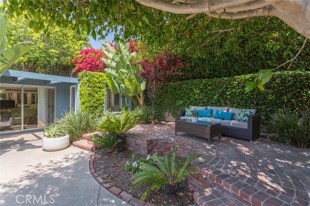 611 Gould Terrace, Hermosa Beach, California 90254, 4 Bedrooms Bedrooms, ,1 BathroomBathrooms,Residential,Sold,Gould,SB17111077