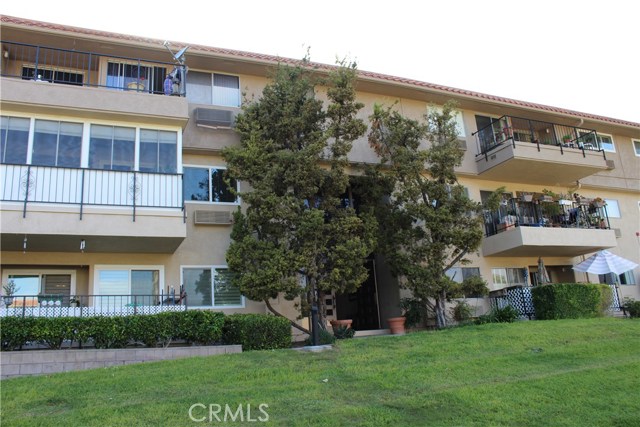 Photo of 2381 Via Mariposa #3D, Laguna Woods, CA 92637