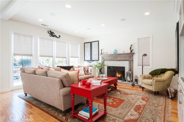 872 27th Street, Manhattan Beach, California 90266, 4 Bedrooms Bedrooms, ,3 BathroomsBathrooms,Residential,Sold,27th,SB20136143