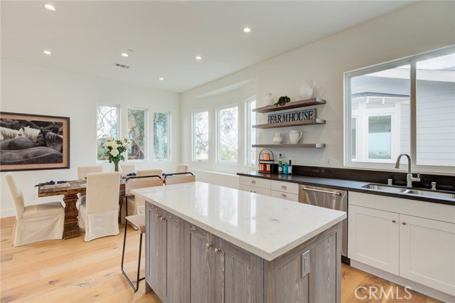 124 Guadalupe Avenue, Redondo Beach, California 90277, 3 Bedrooms Bedrooms, ,2 BathroomsBathrooms,Residential,Sold,Guadalupe,SB19041183