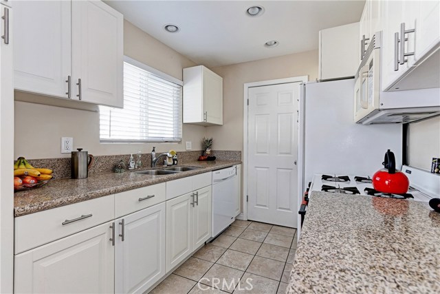 1217 24th Street, Hermosa Beach, California 90254, 3 Bedrooms Bedrooms, ,3 BathroomsBathrooms,Residential,Sold,24th,SB18287542