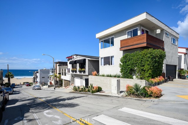 133 1st Street, Manhattan Beach, California 90266, 3 Bedrooms Bedrooms, ,2 BathroomsBathrooms,Residential,Sold,1st,SB20052011