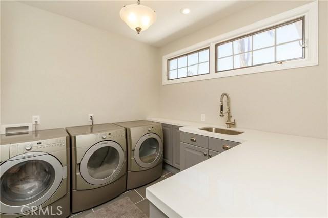 this is a laundry room to envy this is a laundry room to envy
