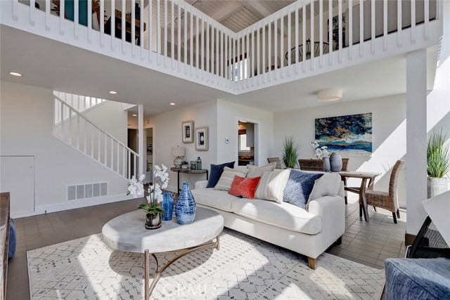 323 29th Street, Manhattan Beach, California 90266, 4 Bedrooms Bedrooms, ,3 BathroomsBathrooms,Residential,Sold,29th,SB19246067