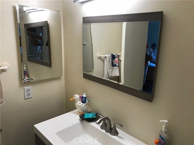 650 THE VLG, Redondo Beach, California 90277, 1 Bedroom Bedrooms, ,1 BathroomBathrooms,Residential,Sold,THE VLG,SB18182642