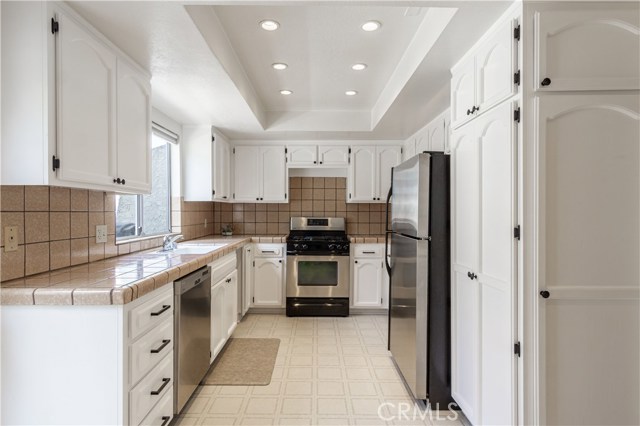 Newly refinished Cabinets!