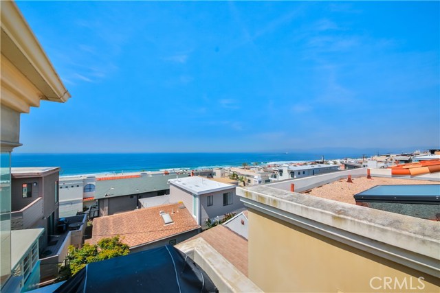 329 21st Place, Manhattan Beach, California 90266, 3 Bedrooms Bedrooms, ,3 BathroomsBathrooms,Residential,Sold,21st,SB17085113