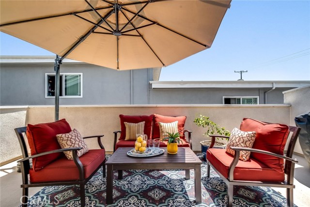 2007 Carnegie Lane, Redondo Beach, California 90278, 3 Bedrooms Bedrooms, ,2 BathroomsBathrooms,Residential,Sold,Carnegie,SB19187056