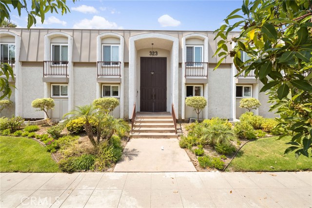 323 Broadway, Redondo Beach, California 90277, 2 Bedrooms Bedrooms, ,2 BathroomsBathrooms,Residential,Sold,Broadway,SB20172955