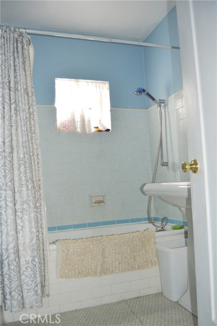2 Bed Home for Sale in Hawthorne, California