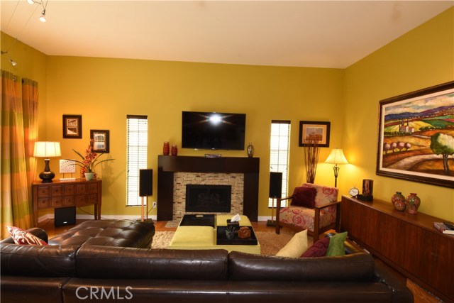 Another view of the family room...