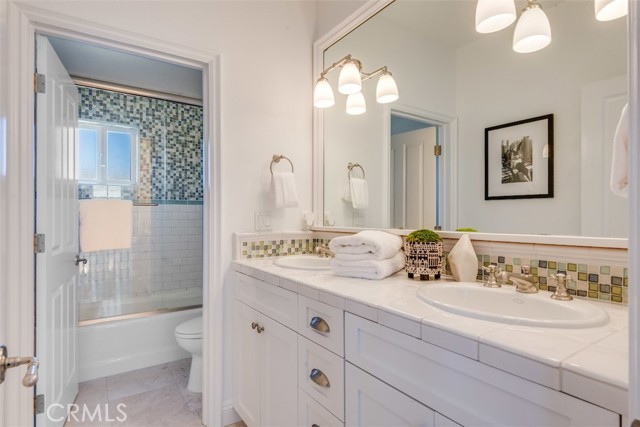 1038 Avenue D, Redondo Beach, California 90277, 5 Bedrooms Bedrooms, ,4 BathroomsBathrooms,Residential,Sold,Avenue D,PV21115047