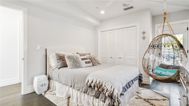 549 3rd Street, Manhattan Beach, California 90266, 5 Bedrooms Bedrooms, ,5 BathroomsBathrooms,Residential,Sold,3rd,SB21052350