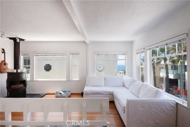 216 36th Street, Manhattan Beach, California 90266, 2 Bedrooms Bedrooms, ,2 BathroomsBathrooms,Residential,Sold,36th,SB20149445