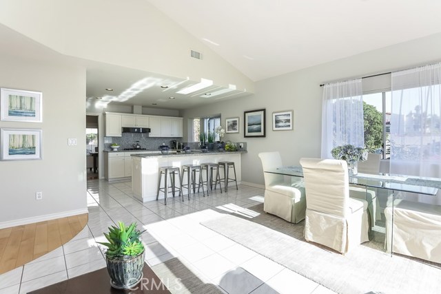 707 Juanita Avenue, Redondo Beach, California 90277, 4 Bedrooms Bedrooms, ,4 BathroomsBathrooms,Residential,Sold,Juanita,SB18032278