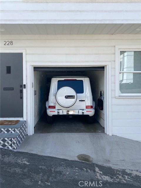Deep garage with enough height and width for a Wagon!