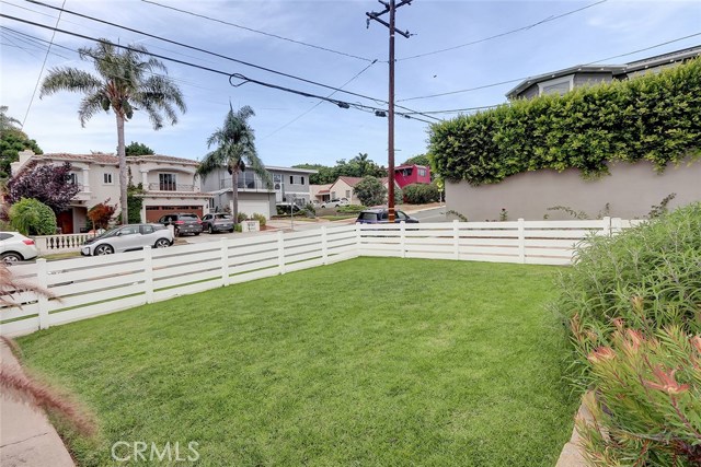 418 Meadows Avenue, Manhattan Beach, California 90266, 3 Bedrooms Bedrooms, ,2 BathroomsBathrooms,Residential,Sold,Meadows,SB20150210