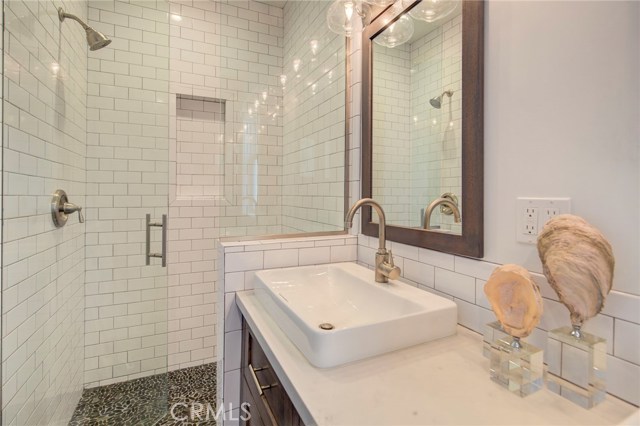 2022 Robinson Street, Redondo Beach, California 90278, 5 Bedrooms Bedrooms, ,4 BathroomsBathrooms,Residential,Sold,Robinson,SB19046293