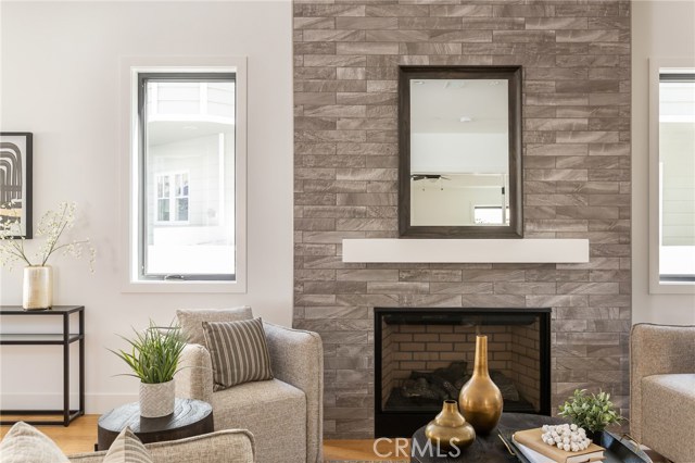 2400 John Street, Manhattan Beach, California 90266, 5 Bedrooms Bedrooms, ,2 BathroomsBathrooms,Residential,Sold,John,SB19208383