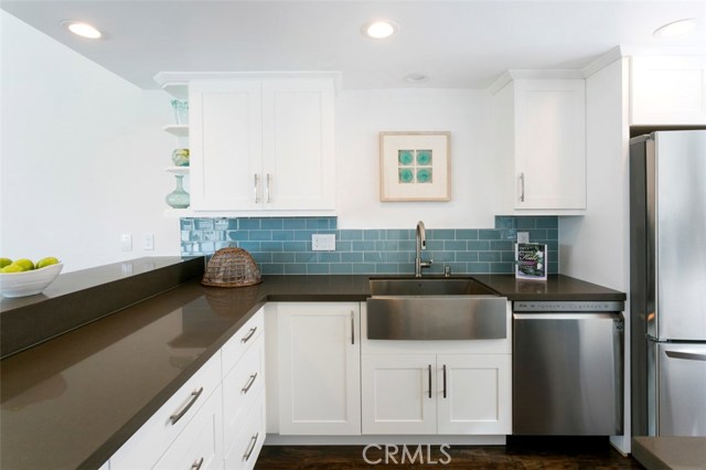 943 1st Street, Hermosa Beach, California 90254, 2 Bedrooms Bedrooms, ,2 BathroomsBathrooms,Residential,Sold,1st,SB17097562