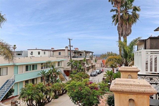 333 11th Street, Manhattan Beach, California 90266, 4 Bedrooms Bedrooms, ,4 BathroomsBathrooms,Residential,Sold,11th,SB17141036