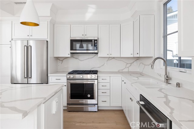 2114 Carnegie Lane, Redondo Beach, California 90278, 5 Bedrooms Bedrooms, ,5 BathroomsBathrooms,Residential,Sold,Carnegie,SB21029728